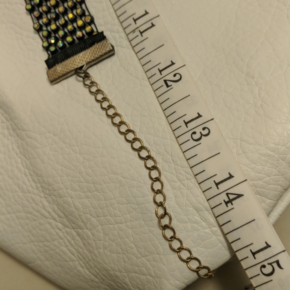 Choaker - Picture 3 of 6